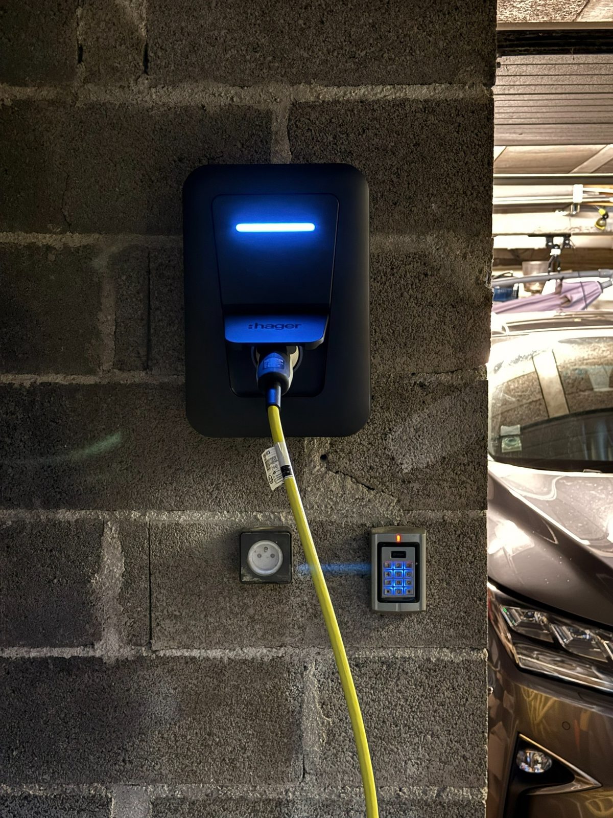 Borne de recharge Hager en fonctionnement