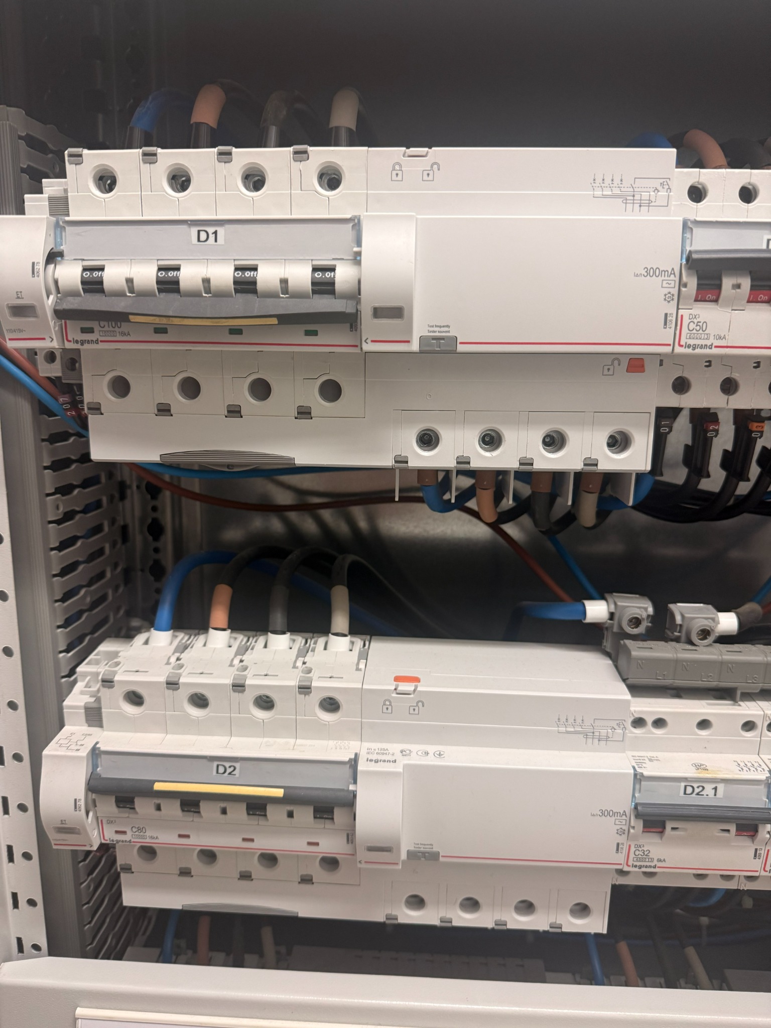 Dépannage et maintenance d’un tableau électrique par CET